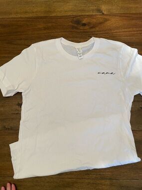 Betsey’s Boutique shop “Mama” graphic shirt
